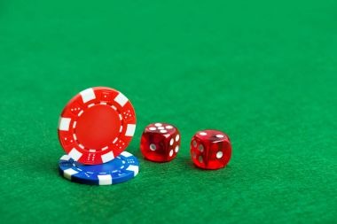 yyrrr slot and live-dealer game thumbnails showing Aviator, Sweet Bonanza, Fortune Tiger, and live tables